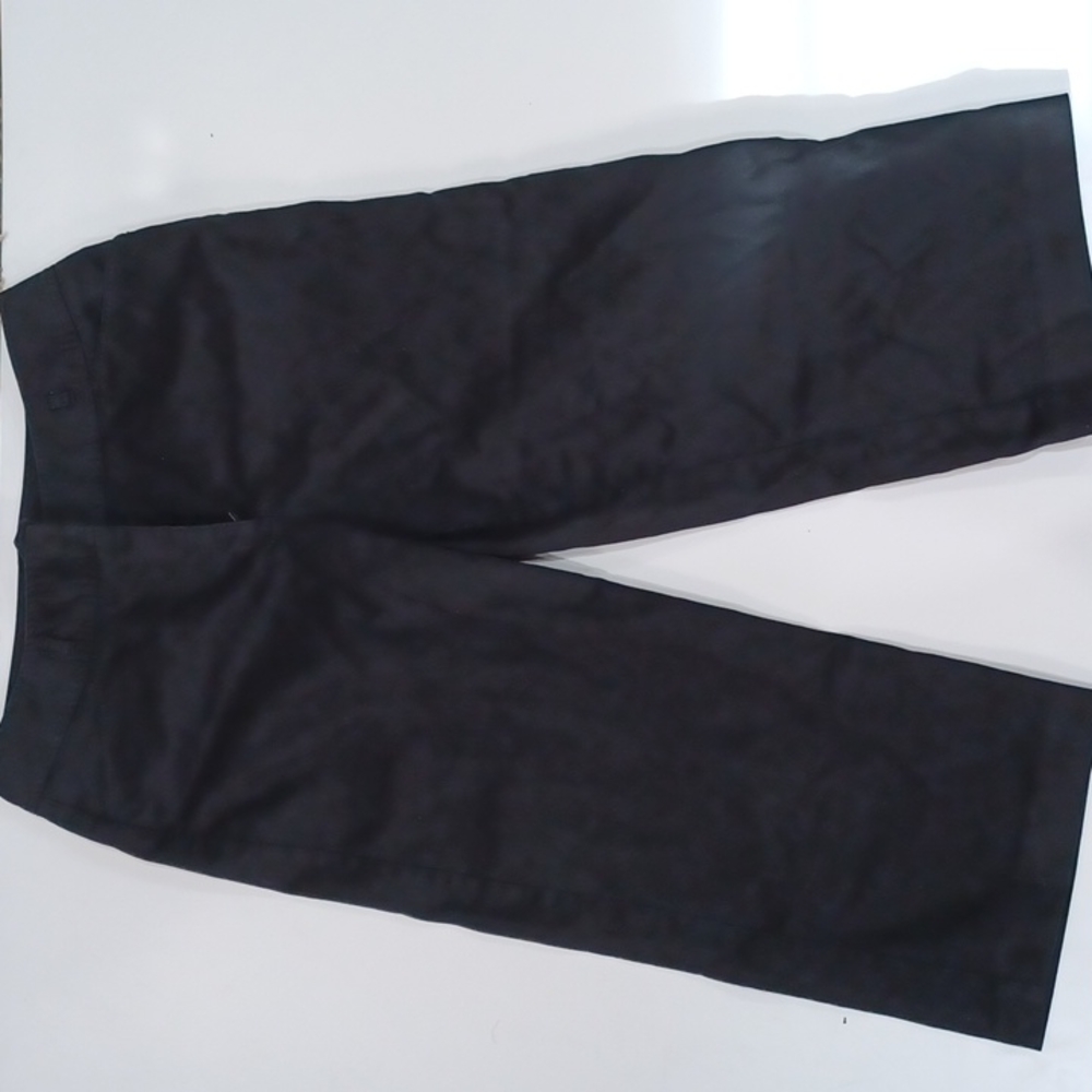 Women's capris size 8 black